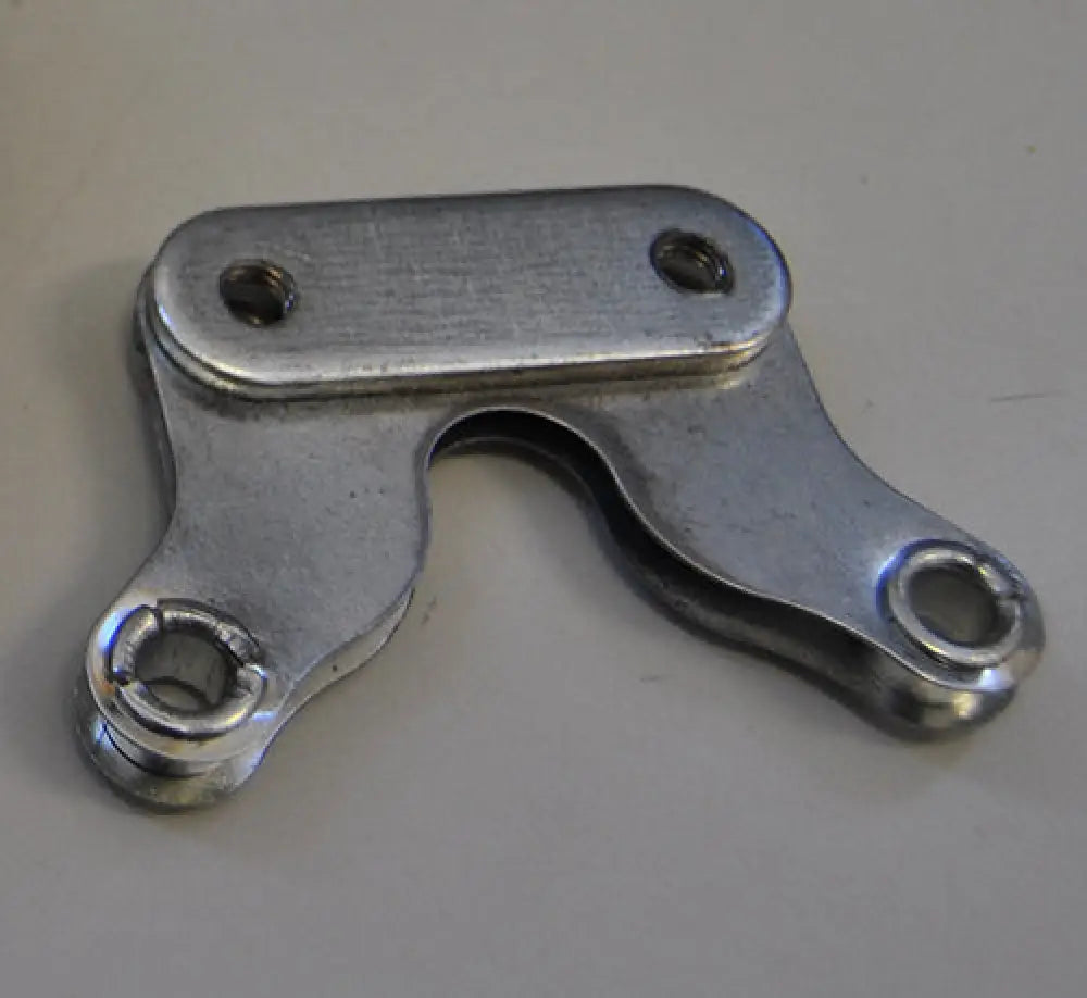 231008 CHIEF HORN BRACKET BLACKHAWK