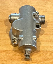 Load image into Gallery viewer, 28C32X OIL PUMP COMPLETE 3 BOLT FOR 101 SCOUT