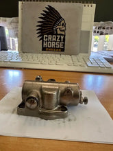 Load image into Gallery viewer, 28C32X OIL PUMP COMPLETE 3 BOLT FOR 101 SCOUT